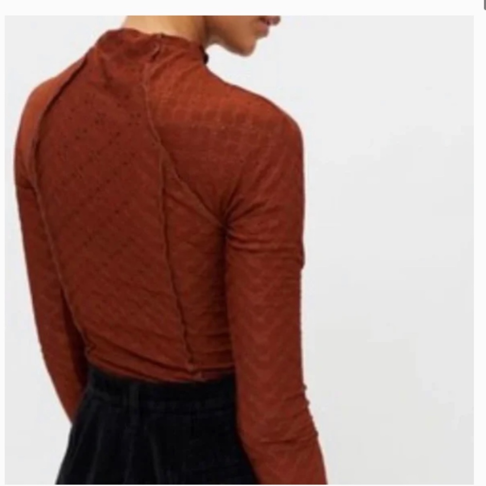 UO Natalia Floral Cutout Mock Neck Lace Top brown XS - Picture 2 of 3